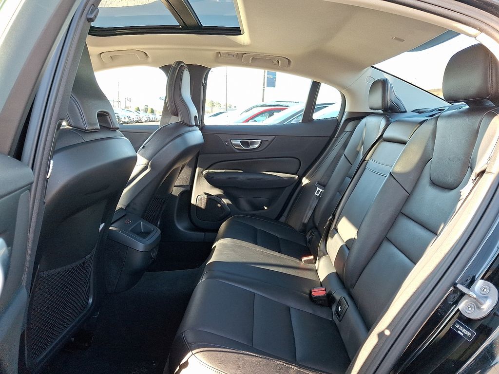 Thumbnail: 2024 Volvo S60 - 12