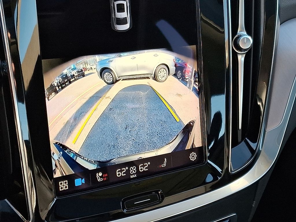 Thumbnail: 2024 Volvo S60 - 25