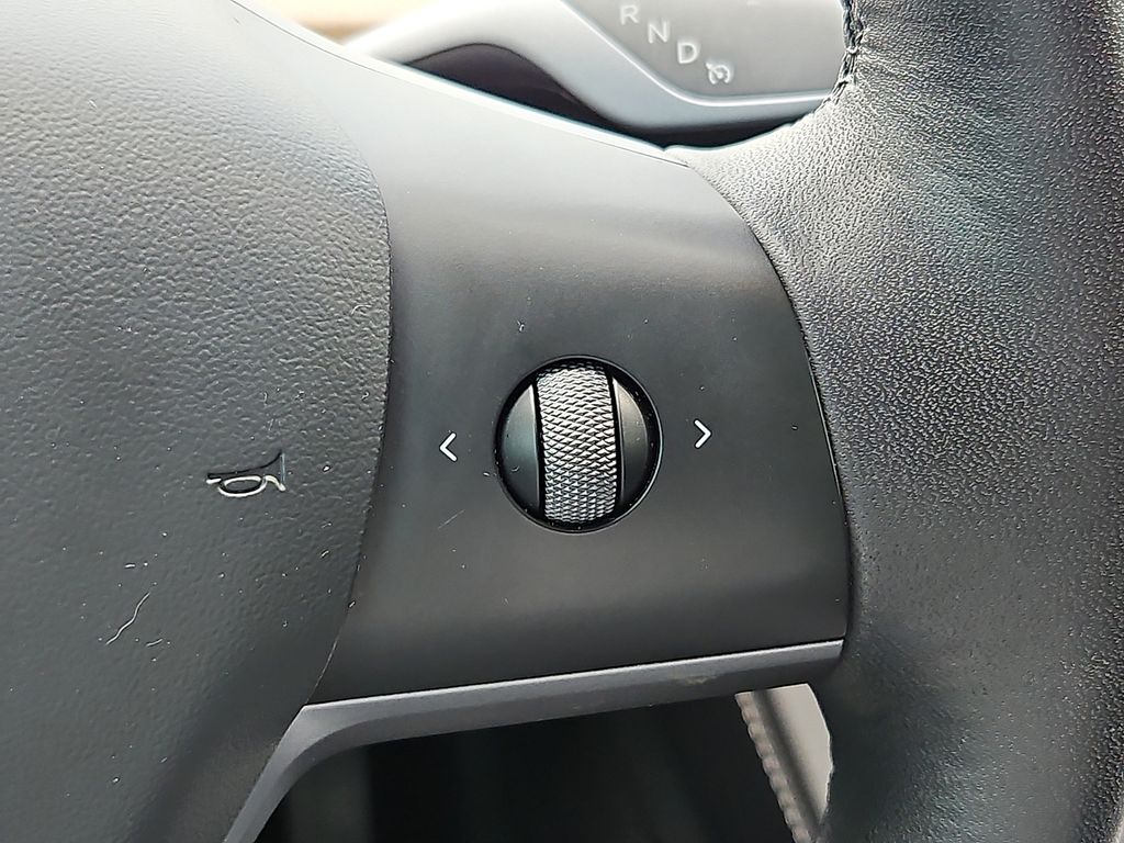 Thumbnail: 2022 Tesla Model Y - 23