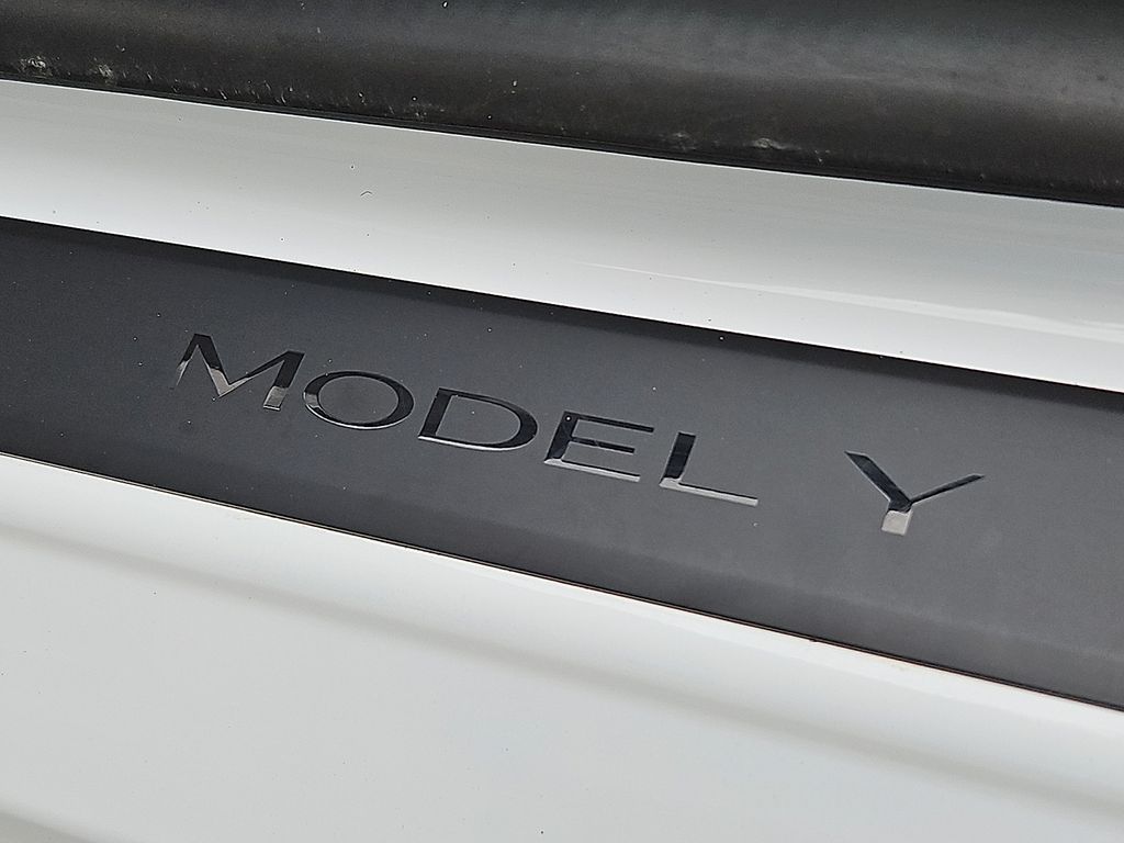Thumbnail: 2022 Tesla Model Y - 29