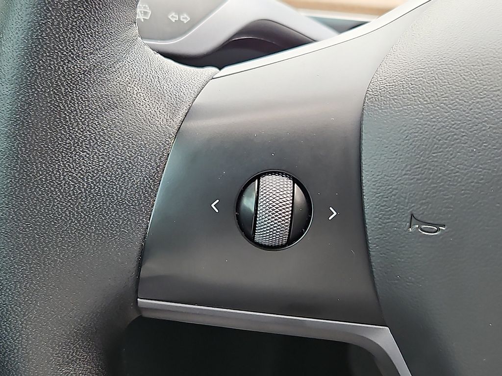 Thumbnail: 2022 Tesla Model Y - 22