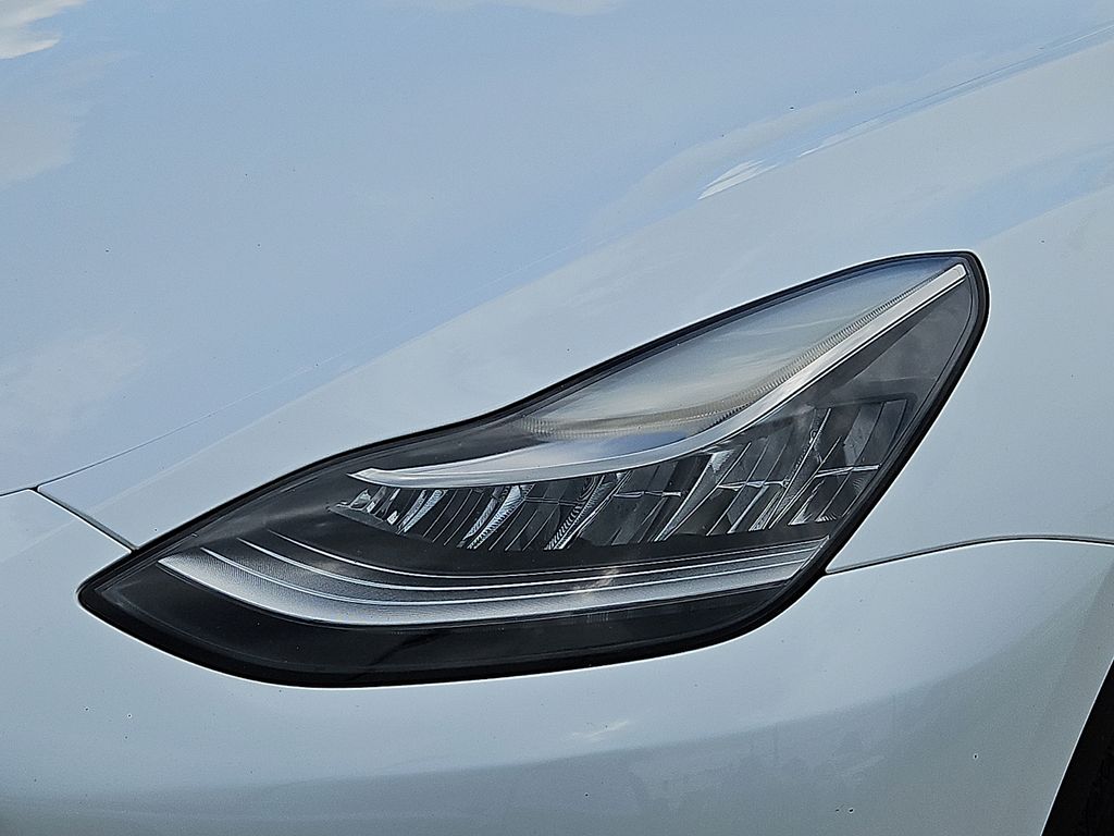 Thumbnail: 2022 Tesla Model Y - 16