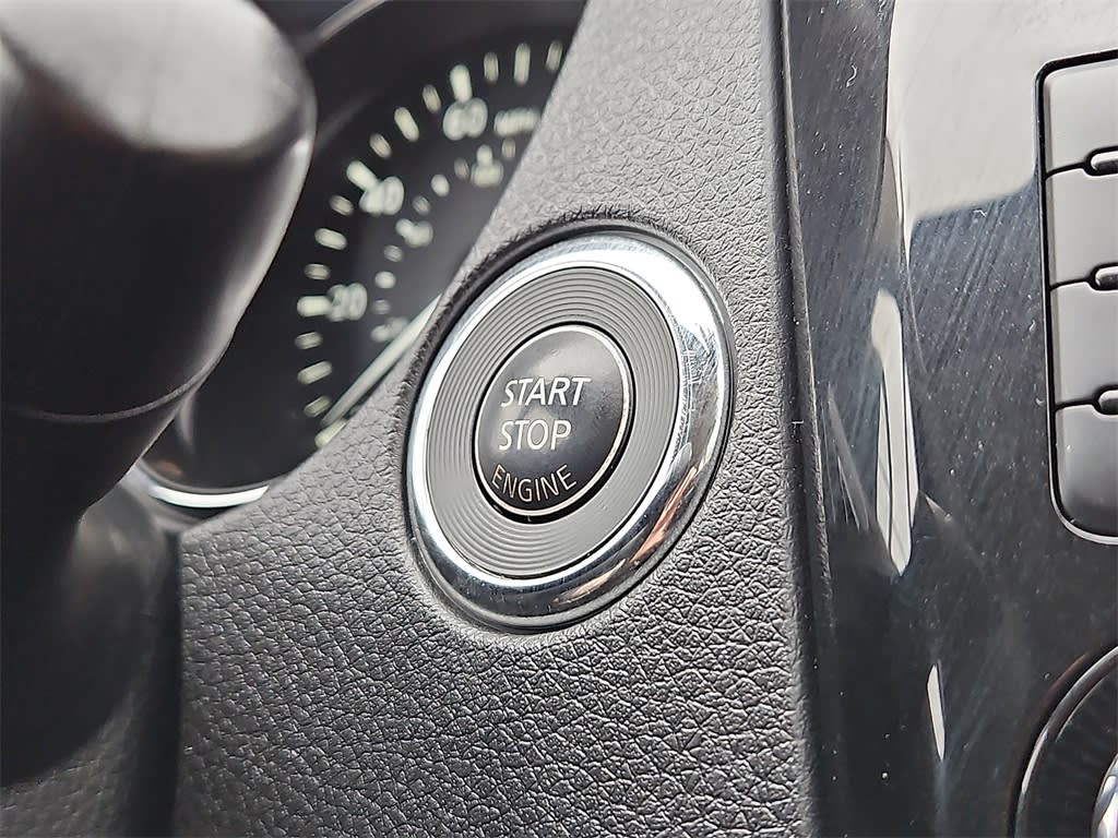 Thumbnail: 2020 Nissan Rogue Sport - 27