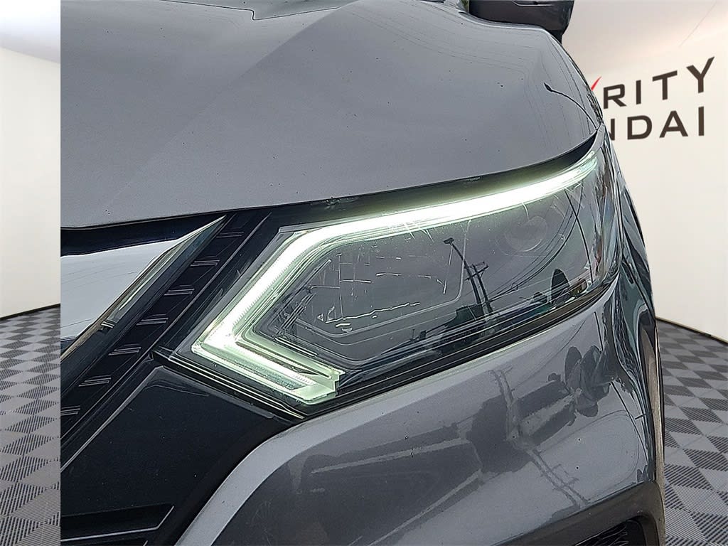 Thumbnail: 2020 Nissan Rogue Sport - 19