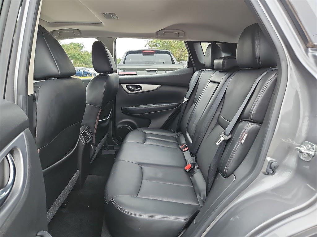 Thumbnail: 2020 Nissan Rogue Sport - 12