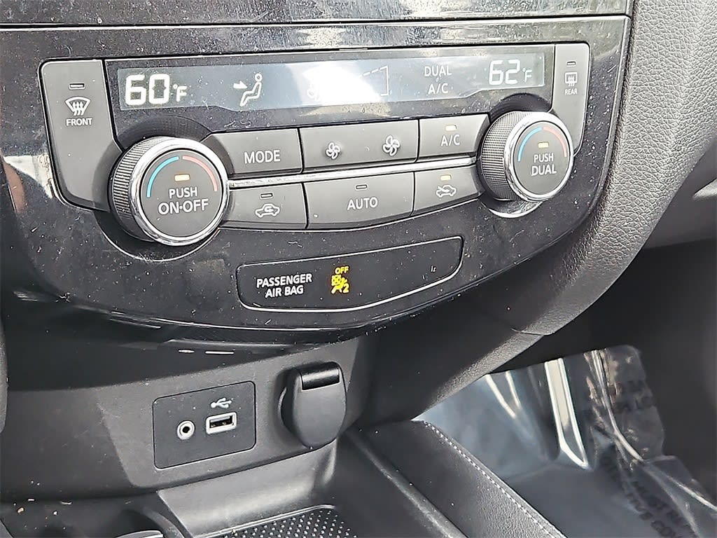 Thumbnail: 2020 Nissan Rogue Sport - 22