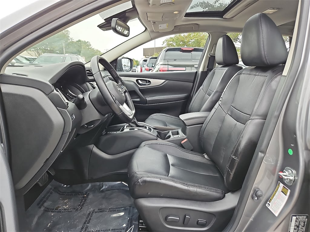 Thumbnail: 2020 Nissan Rogue Sport - 11