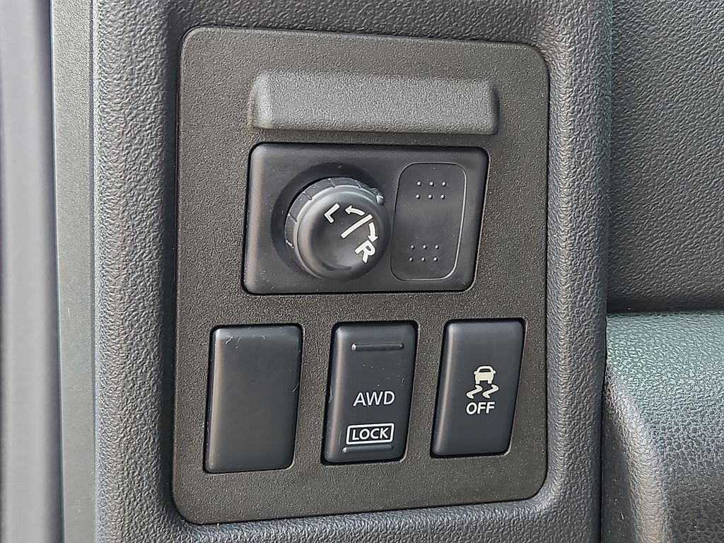 Thumbnail: 2012 Nissan Rogue - 29