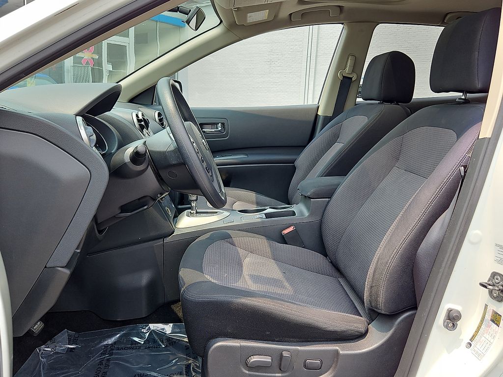 Thumbnail: 2012 Nissan Rogue - 10