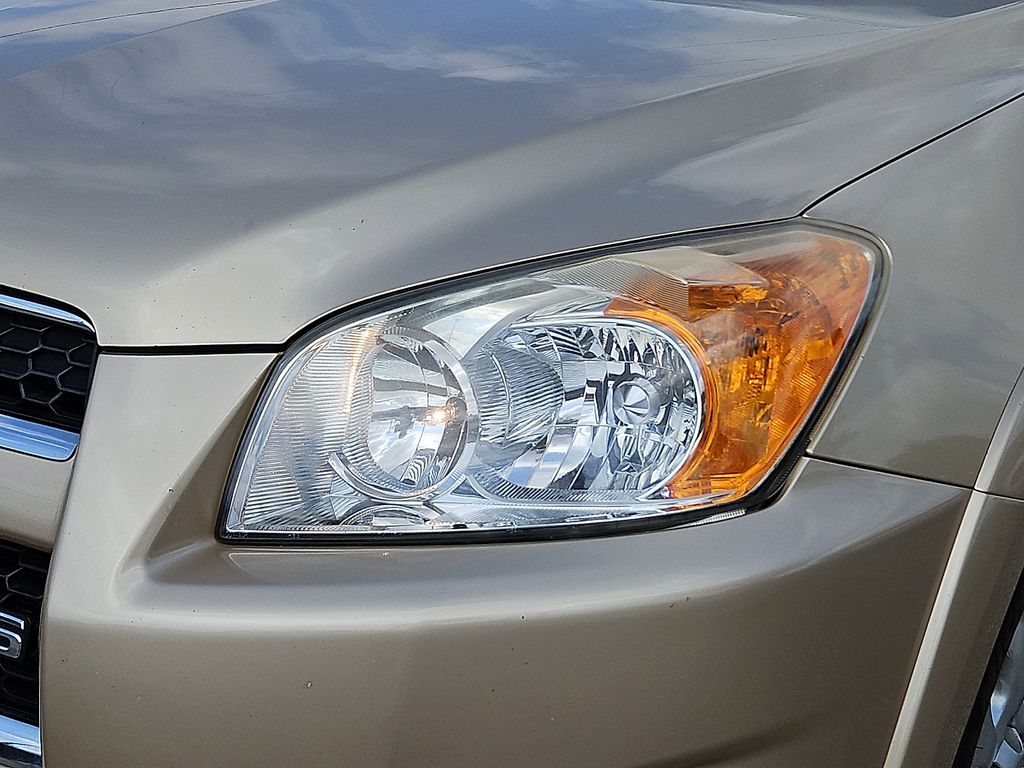 Thumbnail: 2009 Toyota RAV4 - 18