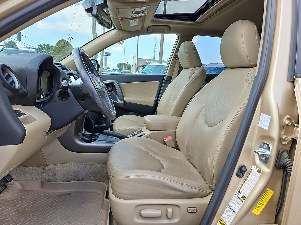 Thumbnail: 2009 Toyota RAV4 - 9