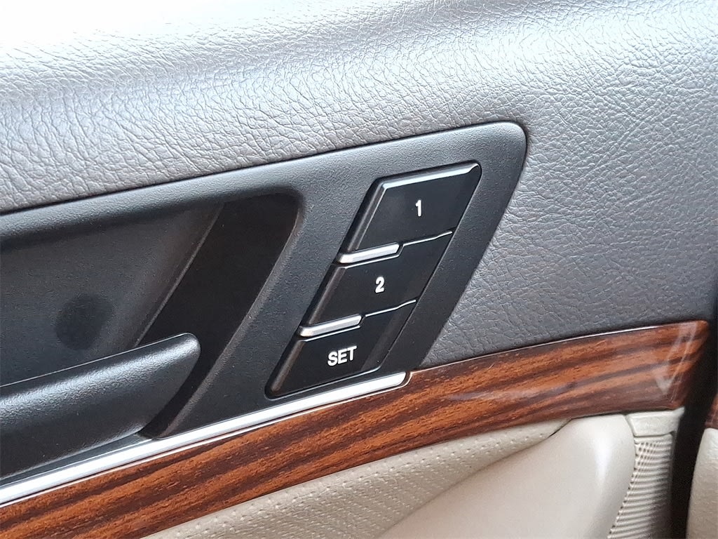 Thumbnail: 2012 Hyundai Veracruz - 25