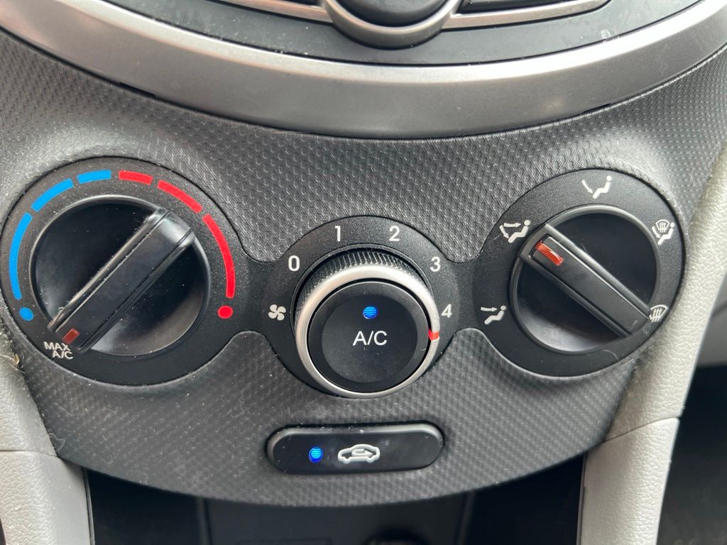 Thumbnail: 2016 Hyundai Accent - 15