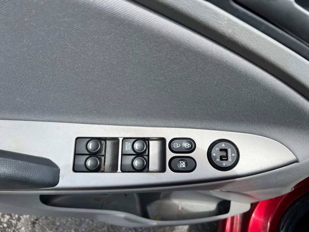 Thumbnail: 2016 Hyundai Accent - 16