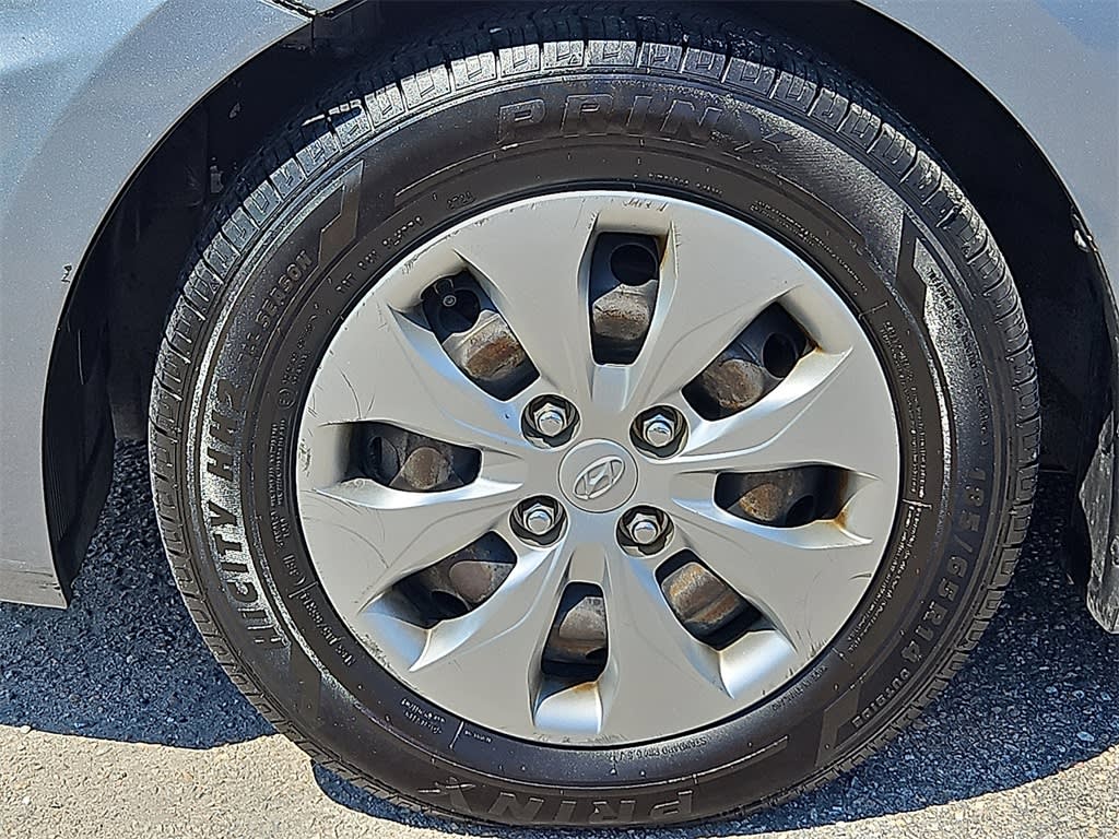 Thumbnail: 2017 Hyundai Accent - 25