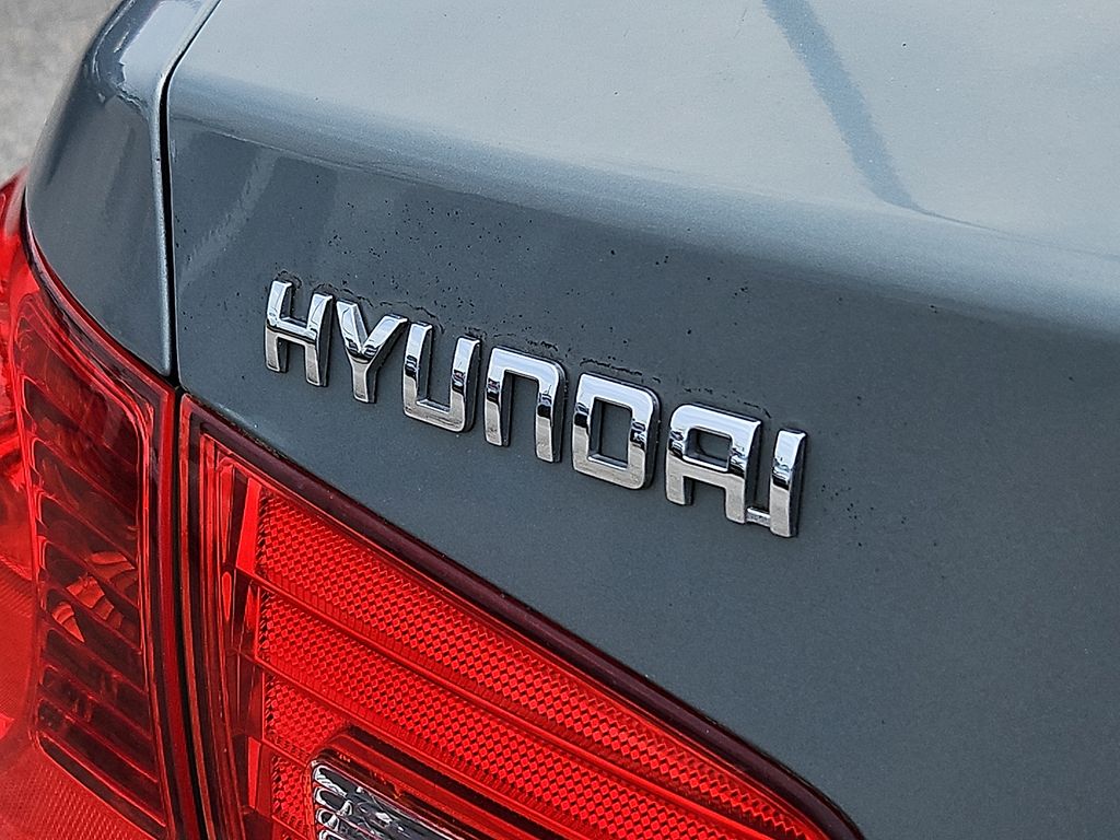 Thumbnail: 2010 Hyundai Elantra - 30