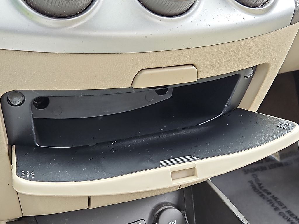 Thumbnail: 2010 Hyundai Elantra - 26