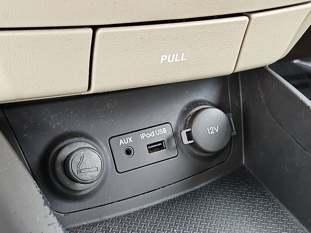 Thumbnail: 2010 Hyundai Elantra - 27