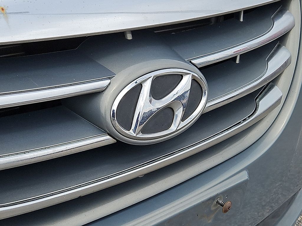 Thumbnail: 2010 Hyundai Elantra - 7