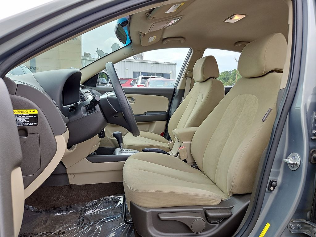 Thumbnail: 2010 Hyundai Elantra - 10