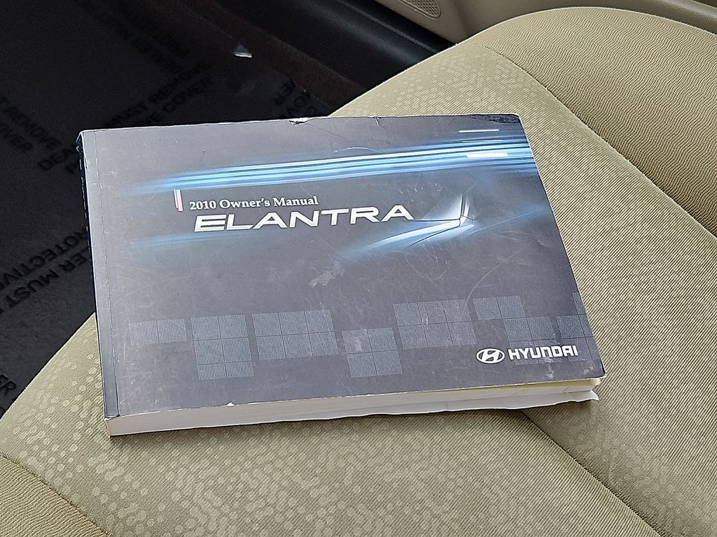 Thumbnail: 2010 Hyundai Elantra - 16