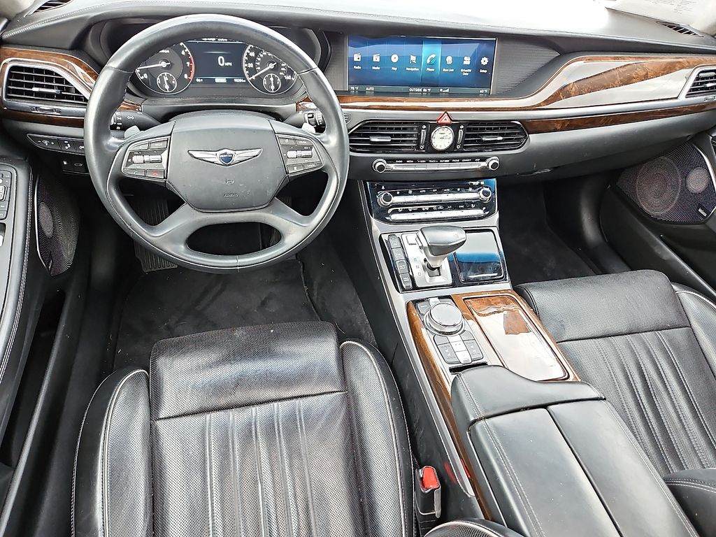 Thumbnail: 2018 Genesis G90 - 2