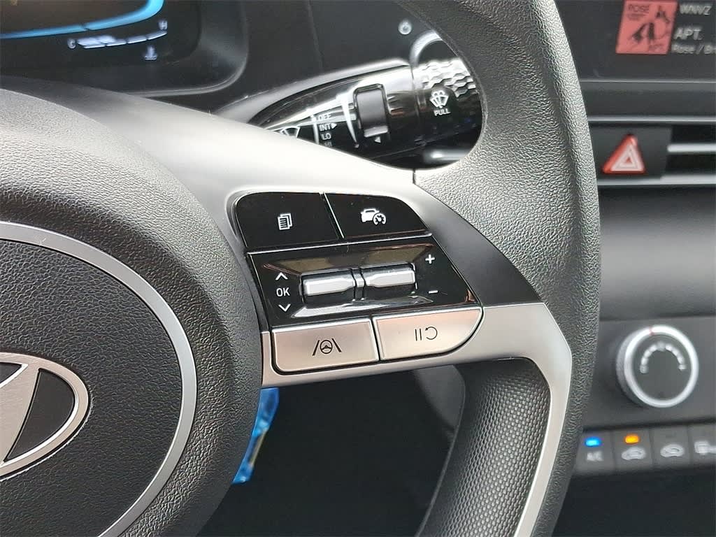 Thumbnail: 2025 Hyundai Elantra - 25