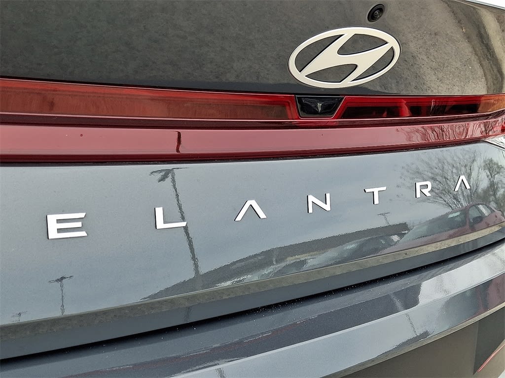 Thumbnail: 2025 Hyundai Elantra - 31