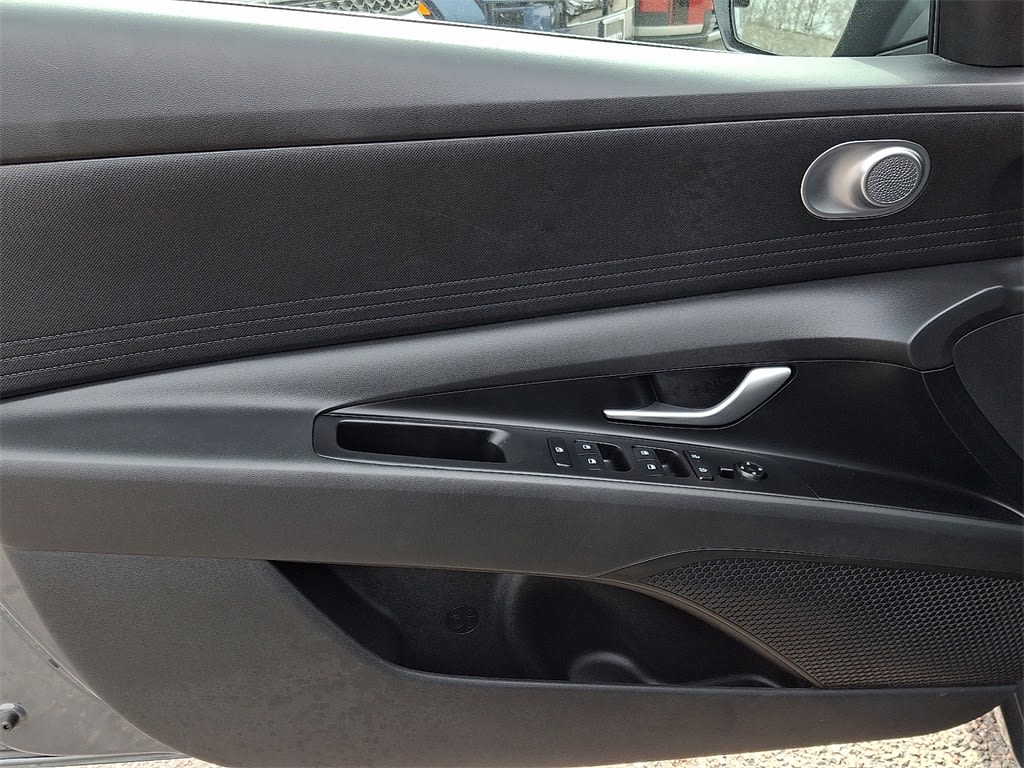 Thumbnail: 2025 Hyundai Elantra - 21