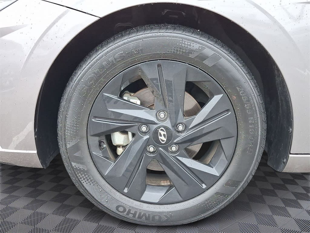 Thumbnail: 2023 Hyundai Elantra - 8