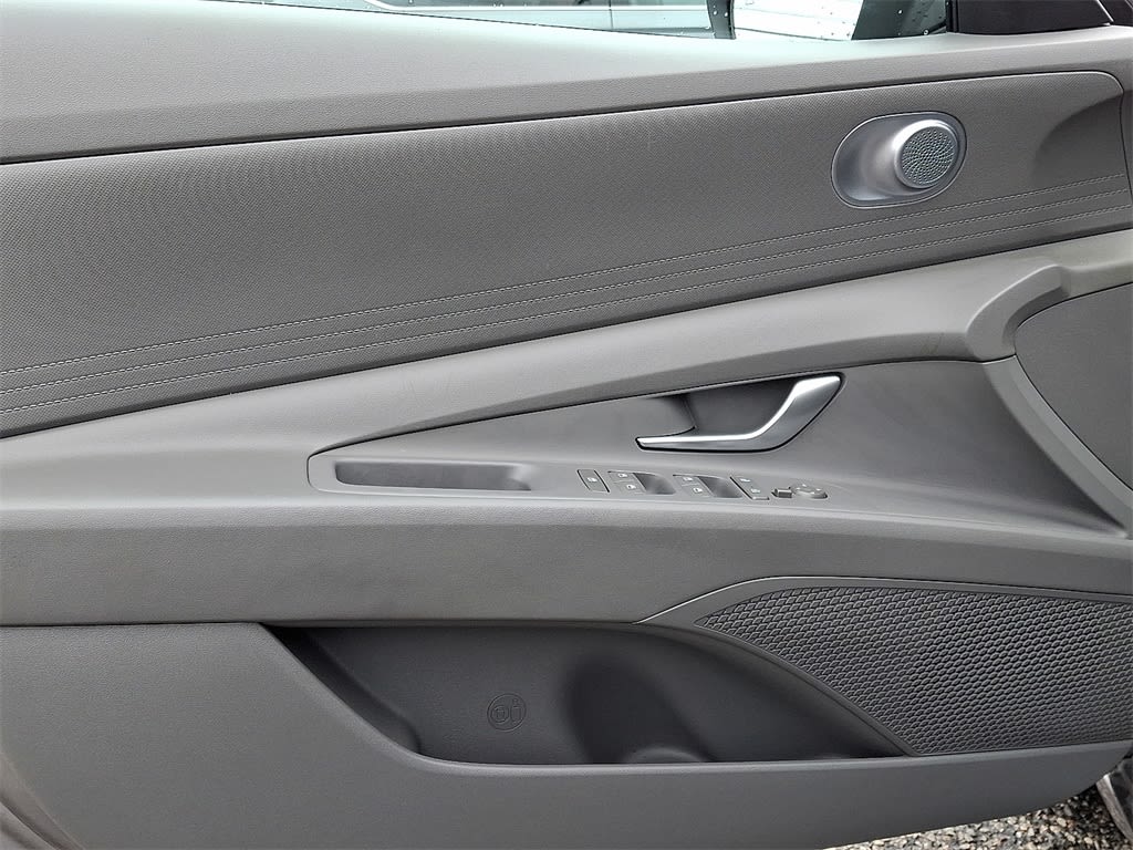 Thumbnail: 2023 Hyundai Elantra - 21