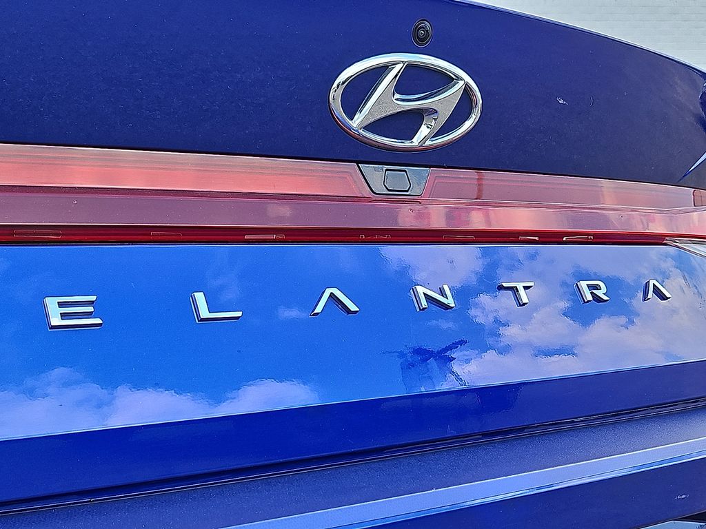 Thumbnail: 2022 Hyundai Elantra - 30