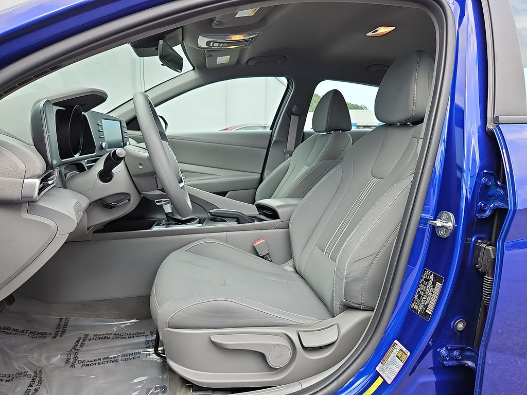 Thumbnail: 2022 Hyundai Elantra - 10