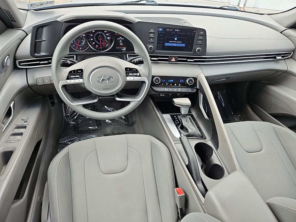 Thumbnail: 2022 Hyundai Elantra - 2