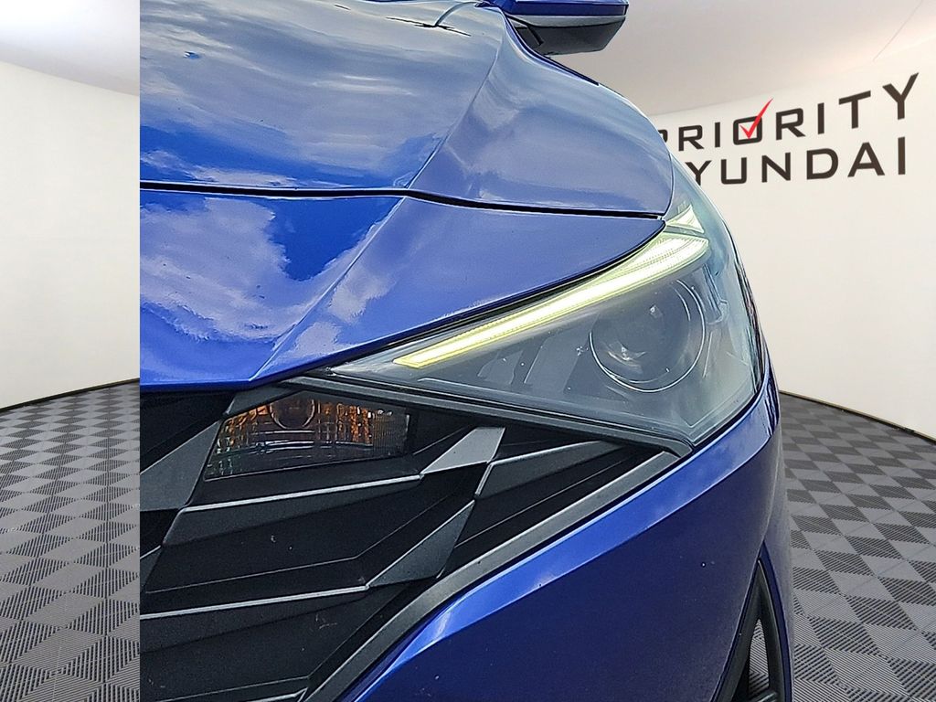 Thumbnail: 2022 Hyundai Elantra - 19