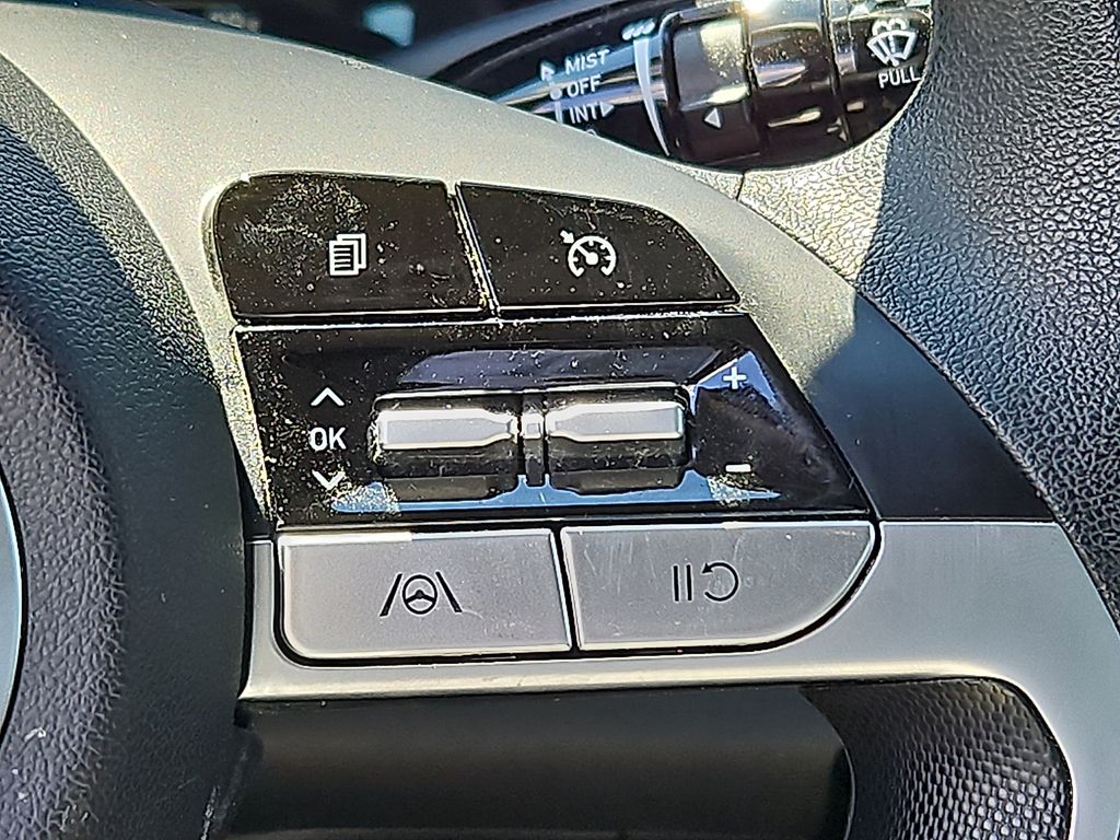 Thumbnail: 2023 Hyundai Elantra - 23