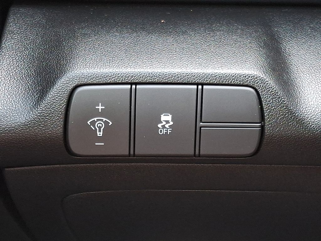 Thumbnail: 2025 Hyundai Elantra - 26