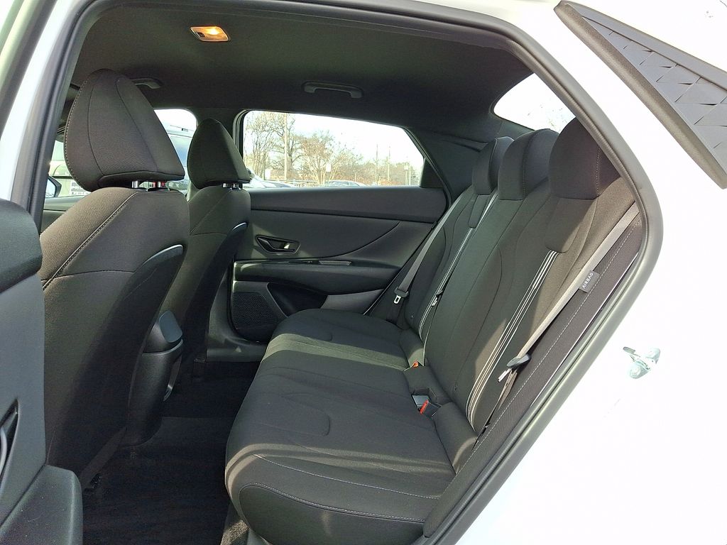 Thumbnail: 2025 Hyundai Elantra - 10