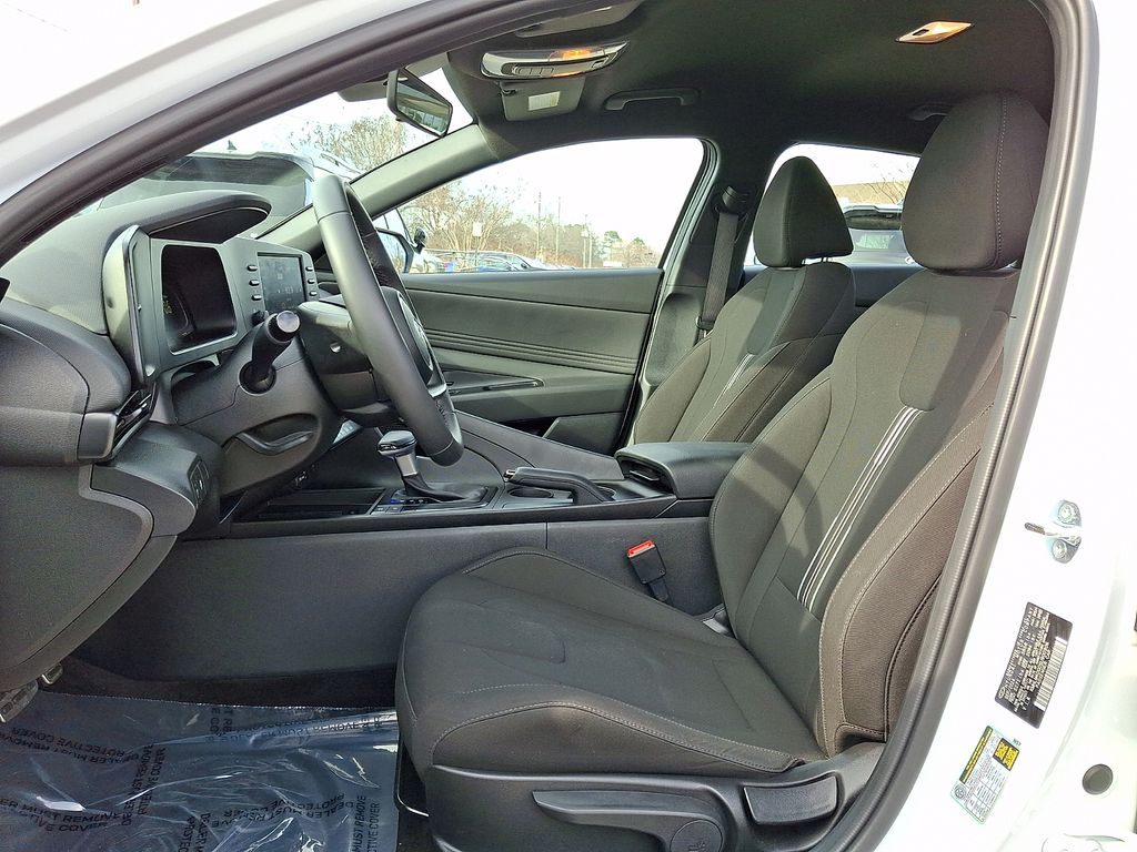 Thumbnail: 2025 Hyundai Elantra - 9