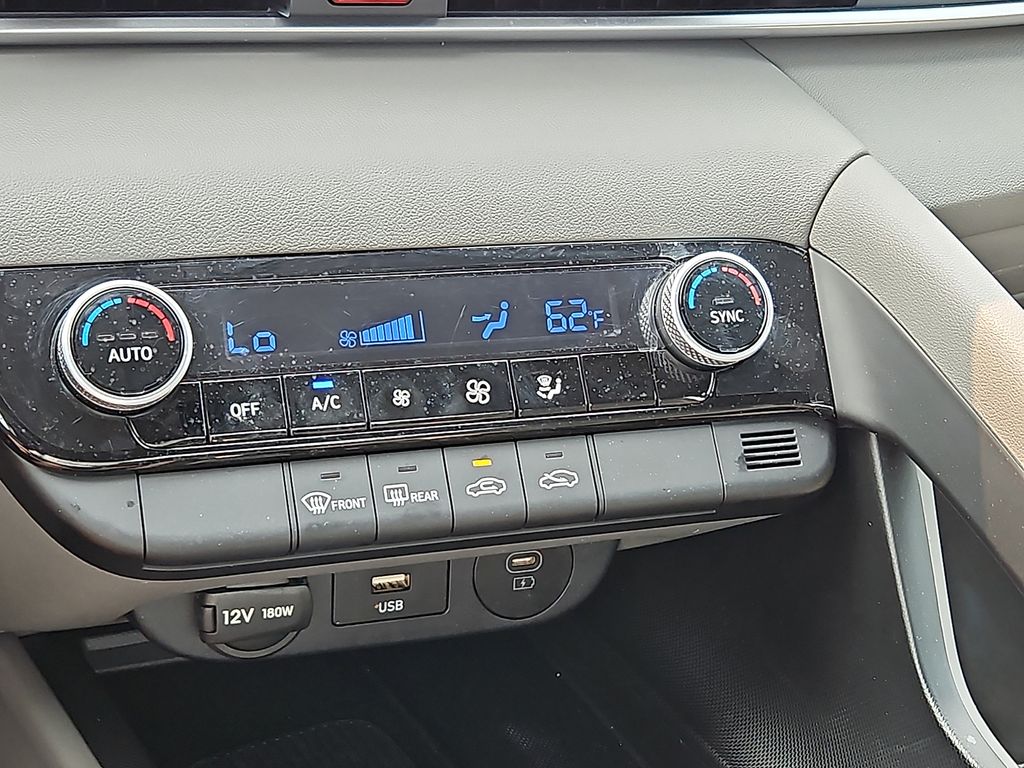 Thumbnail: 2025 Hyundai Elantra - 21