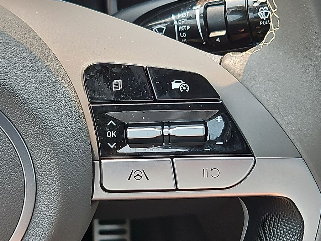 Thumbnail: 2025 Hyundai Elantra - 24