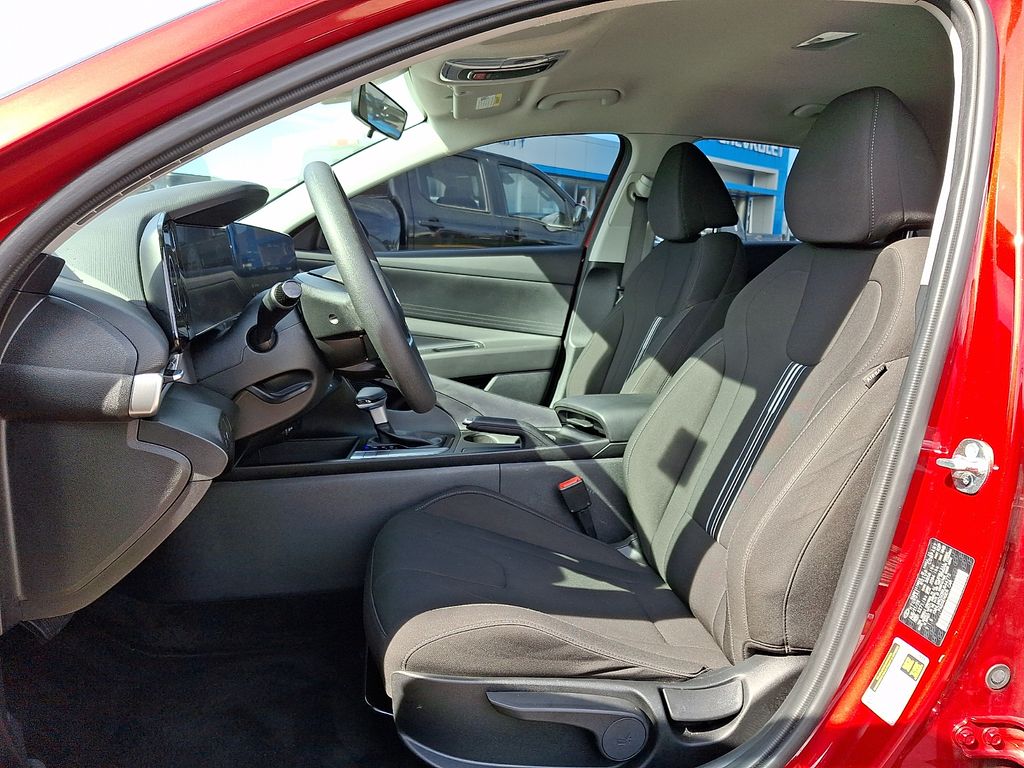 Thumbnail: 2024 Hyundai Elantra - 10