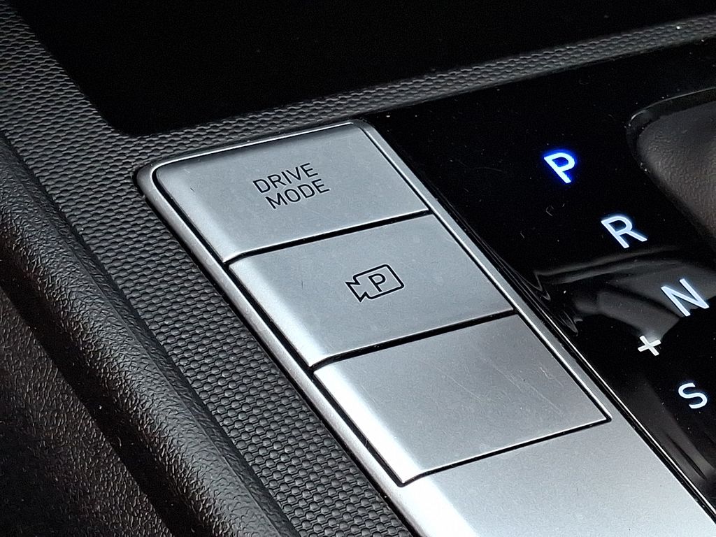 Thumbnail: 2024 Hyundai Elantra - 29