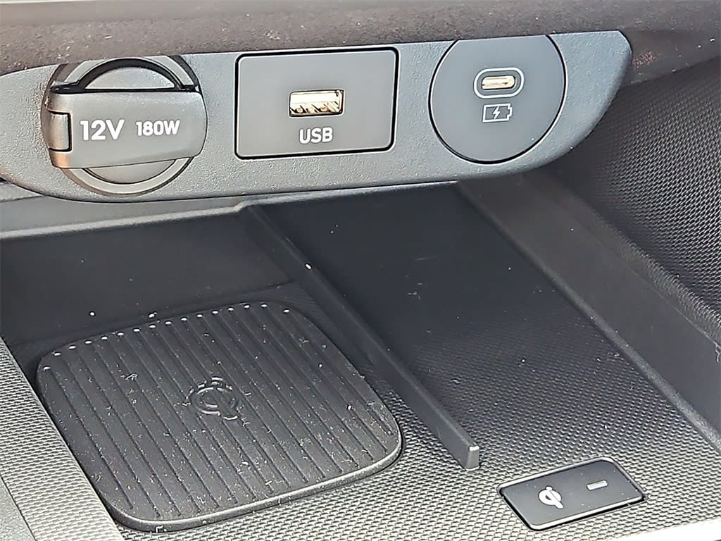 Thumbnail: 2025 Hyundai Elantra - 22