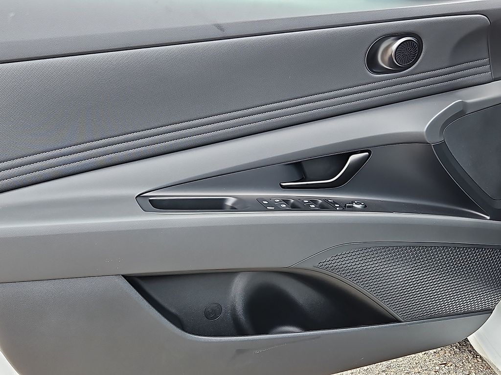 Thumbnail: 2026 Hyundai Elantra - 16
