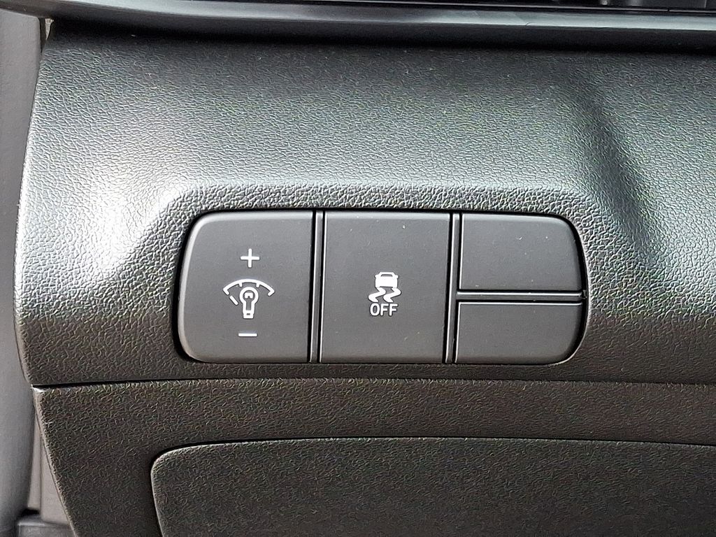 Thumbnail: 2025 Hyundai Elantra - 26