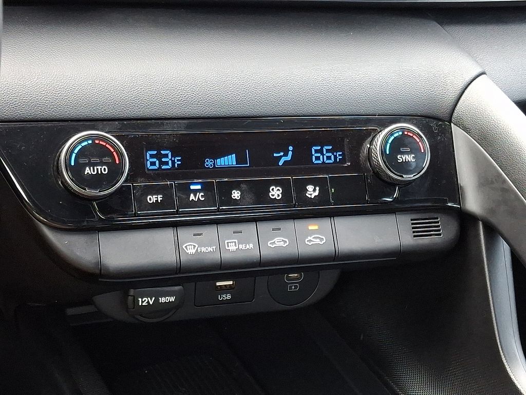 Thumbnail: 2025 Hyundai Elantra - 21