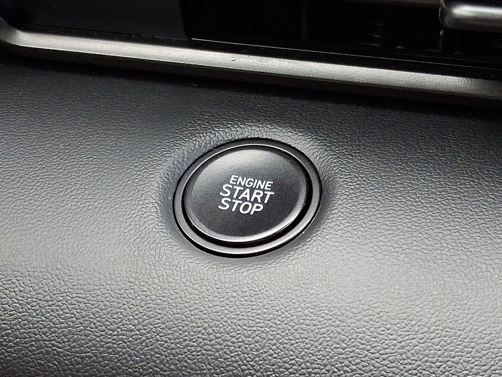 Thumbnail: 2025 Hyundai Elantra - 25