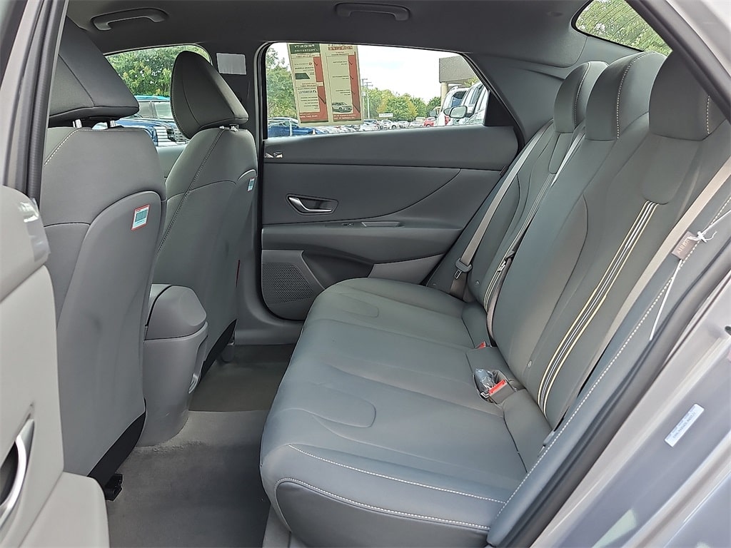 Thumbnail: 2025 Hyundai Elantra - 10