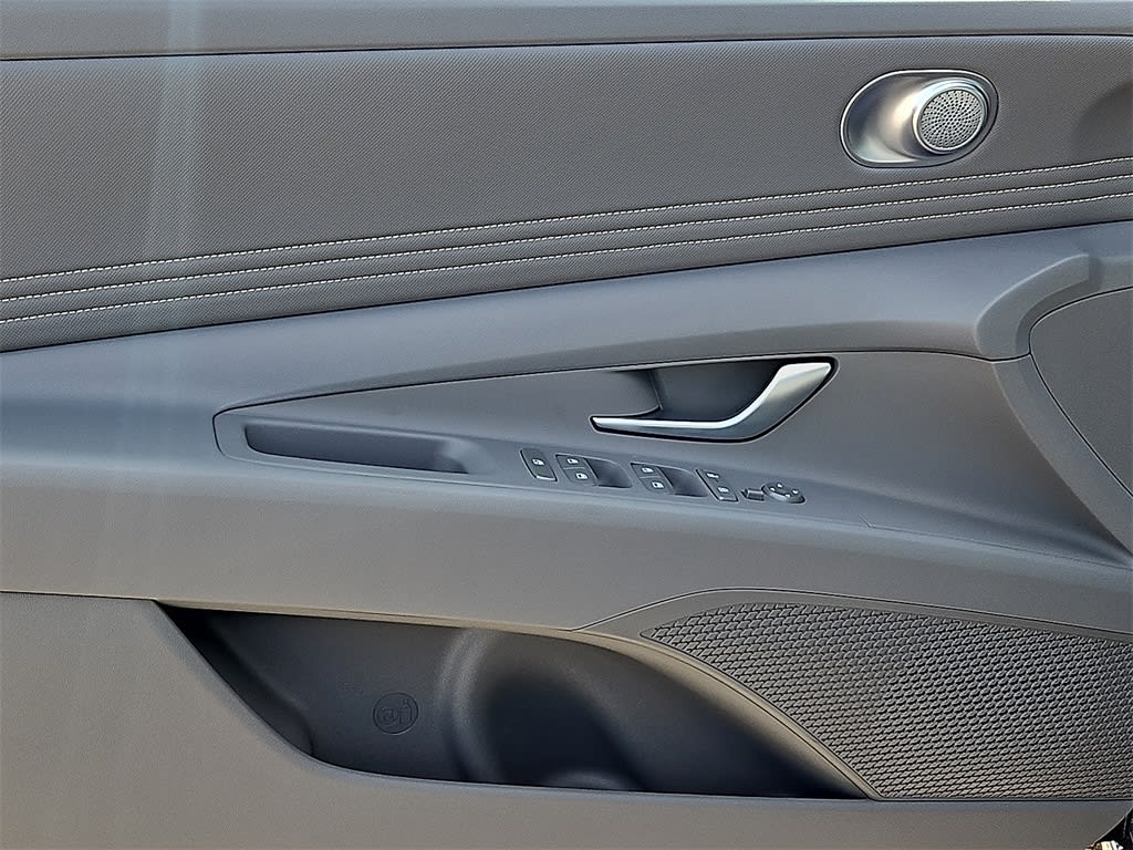 Thumbnail: 2025 Hyundai Elantra - 15